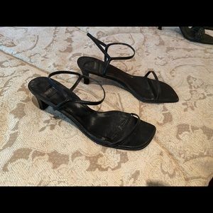 Women’s black sandal
